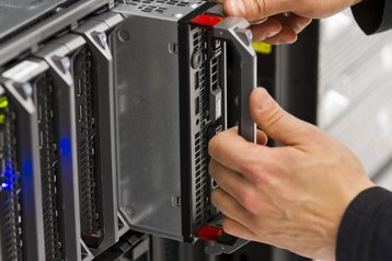 Replacing a blade server