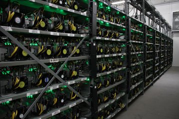 marathon bitcoin mine quebec.jpg