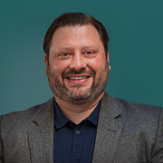 marcos-peigo-portrait-green-background