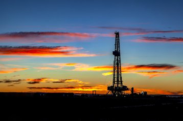 oil-gbe0306d7a_1920 oil well drilling fossil eyeonicimages pixabay.jpg