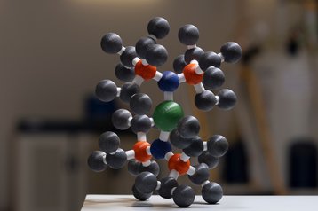 Dysprosium-based magnetic molecule designed by Australian National University (ANU) and the University of Manchester