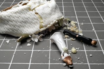 split div orce separate breakup wedding cake thinkstock