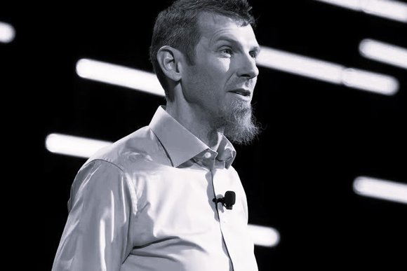 Chris Wright é vice-presidente sênior e diretor de tecnologia (CTO) da Red Hat