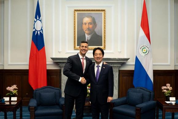 visita oficial del presidente paraguayo Santiago Peña a Taipéi
