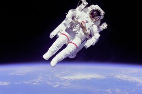 weightless-60632_1280_0.jpg