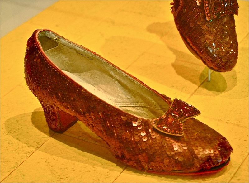 wikimedia dorothy wizard of oz red shoes