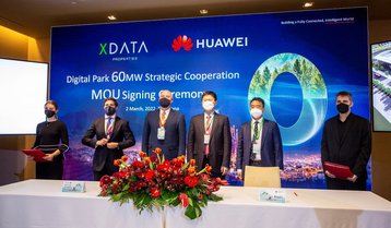 xData Huawei mwc.jpg